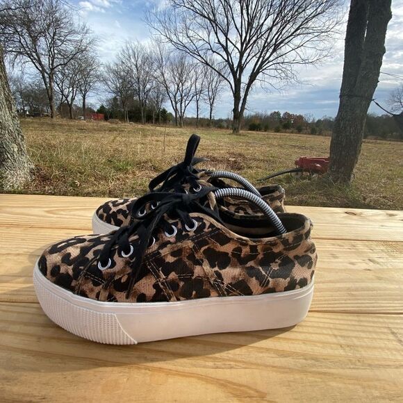 Steve Madden Chetah print platform sneakers - Picture 3 of 7